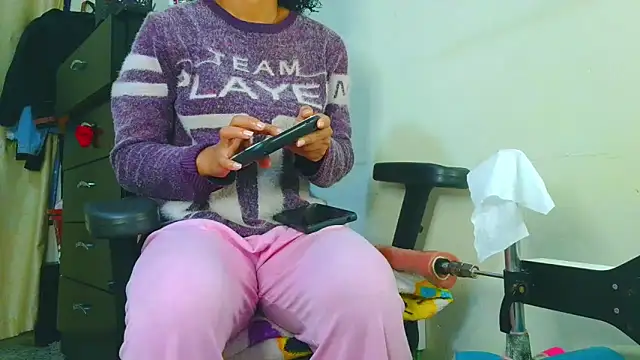 Snapshot of Samary_thomas chatting on March 29, 2026, 12:45 am Samary thomas online show from March 29, 2026, 12:45 am