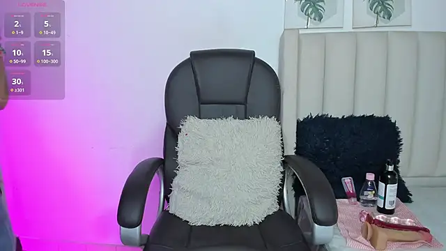 Marian Boobs online show from December 3, 2025, 7:13 pm