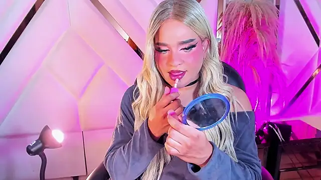 Snapshot of Elody_Preysler69 chatting on February 25, 2026, 4:01 am Elody Preysler69 online show from February 25, 2026, 4:01 am