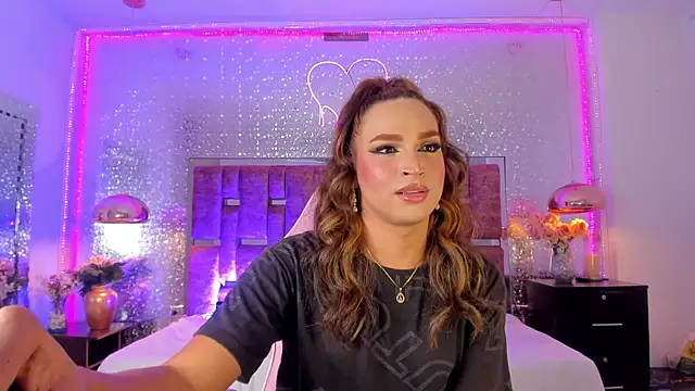 KylieVictoria online show from November 25, 2025, 3:40 am