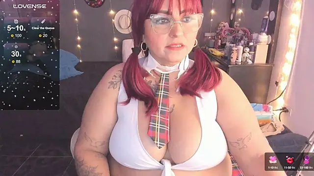 Snapshot of Ivonnee__ chatting on February 21, 2025, 2:17 am Ivonnee online show from February 21, 2025, 2:17 am