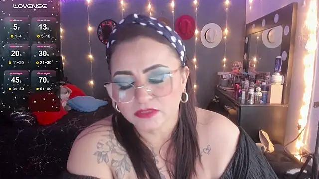 Snapshot of Ivonnee__ chatting on March 23, 2025, 6:58 am Ivonnee online show from March 23, 2025, 6:58 am