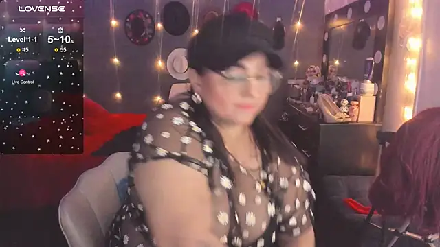 Snapshot of Ivonnee__ chatting on March 5, 2025, 4:56 am Ivonnee online show from March 5, 2025, 4:56 am