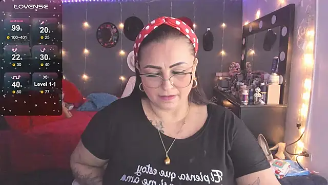 Snapshot of Ivonnee__ chatting on February 26, 2025, 6:40 am Ivonnee online show from February 26, 2025, 6:40 am