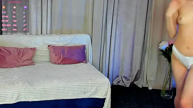 Snapshot of NovaBlissss chatting on January 31, 2025, 6:03 pm NovaBlissss online show from January 31, 2025, 6:03 pm