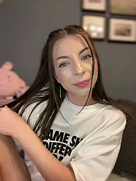 Snapshot of Mia_Ethan chatting on February 27, 2025, 3:05 pm Mia Ethan online show from February 27, 2025, 3:05 pm