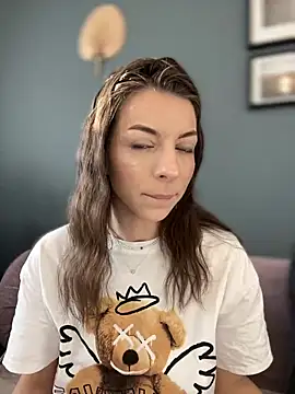 Snapshot of Mia_Ethan chatting on March 22, 2025, 5:17 am Mia Ethan online show from March 22, 2025, 5:17 am