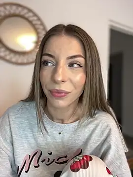 Snapshot of Mia_Ethan chatting on October 11, 2025, 9:21 am Mia Ethan online show from October 11, 2025, 9:21 am