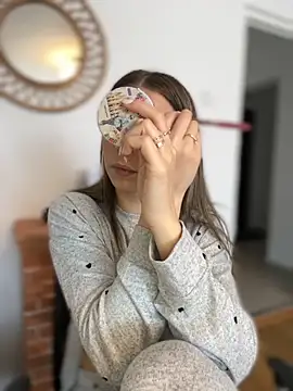 Snapshot of Mia_Ethan chatting on October 21, 2025, 8:36 am Mia Ethan online show from October 21, 2025, 8:36 am