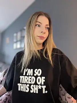 Mia Ethan online show from March 16, 2026, 8:29 am