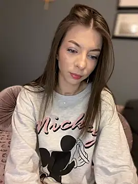 Snapshot of Mia_Ethan chatting on March 23, 2025, 4:27 am Mia Ethan online show from March 23, 2025, 4:27 am