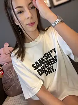 Snapshot of Mia_Ethan chatting on February 27, 2025, 12:01 pm Mia Ethan online show from February 27, 2025, 12:01 pm