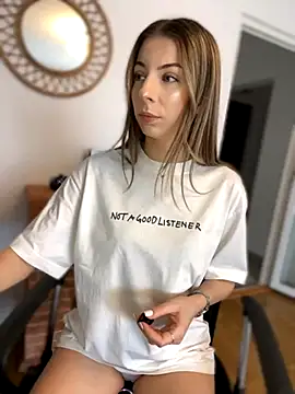 Snapshot of Mia_Ethan chatting on September 11, 2025, 11:32 am Mia Ethan online show from September 11, 2025, 11:32 am