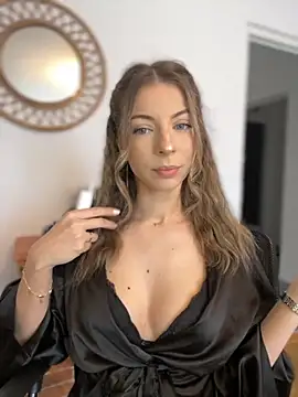 Snapshot of Mia_Ethan chatting on September 21, 2025, 9:14 am Mia Ethan online show from September 21, 2025, 9:14 am