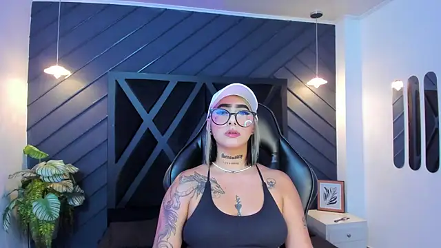 Alahia Dangelo online show from September 16, 2025, 11:33 am