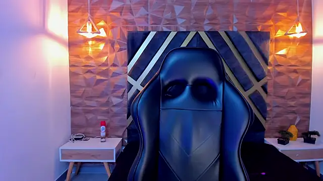 Alahia Dangelo online show from September 29, 2025, 12:00 pm