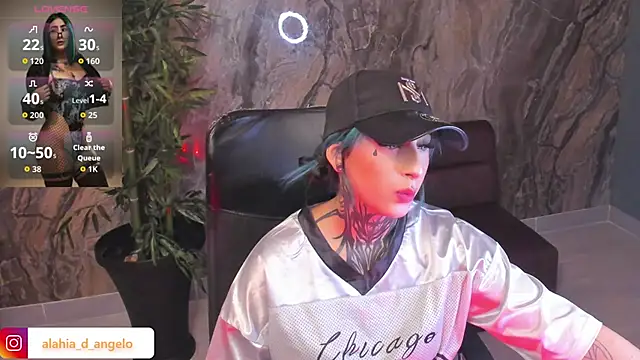 Snapshot of Alahia_Dangelo chatting on May 4, 2026, 5:27 pm Alahia Dangelo online show from May 4, 2026, 5:27 pm