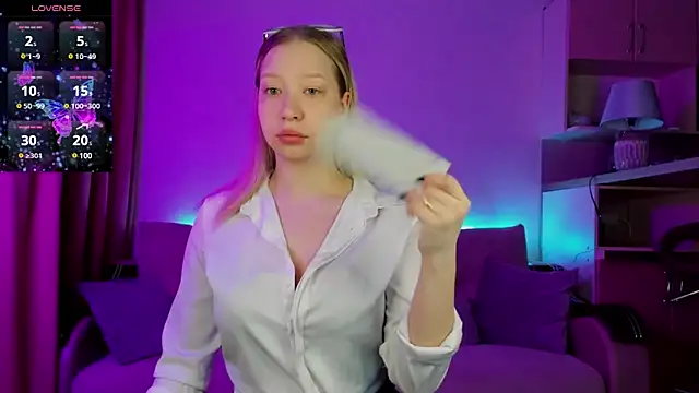 Snapshot of Annabelle_Art chatting on February 28, 2025, 3:04 pm Annabelle Art online show from February 28, 2025, 3:04 pm