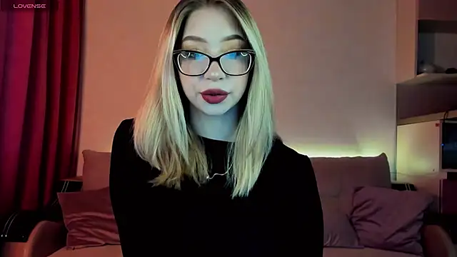 Snapshot of Annabelle_Art chatting on March 11, 2025, 1:45 pm Annabelle Art online show from March 11, 2025, 1:45 pm