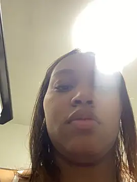 Snapshot of lindsayhoffman18 chatting on November 14, 2025, 1:15 pm lindsayhoffman18 online show from November 14, 2025, 1:15 pm