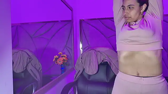 Tammy Blackk online show from November 18, 2025, 3:43 am