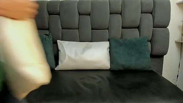 Snapshot of Yef_Thin chatting on March 6, 2025, 10:52 am Yef Thin online show from March 6, 2025, 10:52 am