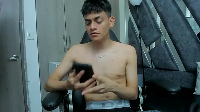 Snapshot of Yef_Thin chatting on November 28, 2025, 3:50 am Yef Thin online show from November 28, 2025, 3:50 am