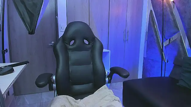 Snapshot of Yef_Thin chatting on September 24, 2025, 3:24 am Yef Thin online show from September 24, 2025, 3:24 am