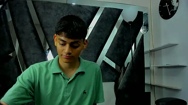 Snapshot of Yef_Thin chatting on September 10, 2025, 4:33 am Yef Thin online show from September 10, 2025, 4:33 am