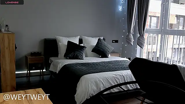 Snapshot of Dasha_M chatting on December 4, 2025, 8:24 am Dasha M online show from December 4, 2025, 8:24 am