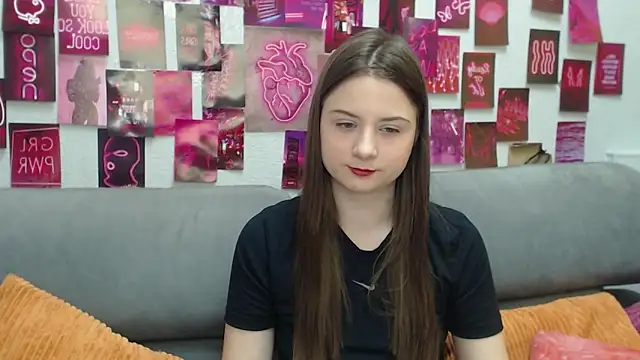 MilanaRoza online show from April 9, 2026, 4:47 am