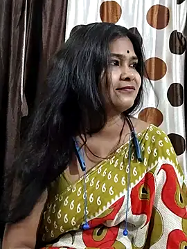 Snapshot of yoursweety09 chatting on April 19, 2026, 12:11 am yoursweety09 online show from April 19, 2026, 12:11 am