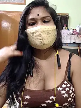 yoursweety09 online show from June 18, 2026, 2:11 pm