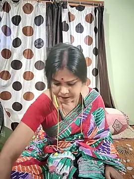 Snapshot of yoursweety09 chatting on April 30, 2026, 7:48 am yoursweety09 online show from April 30, 2026, 7:48 am