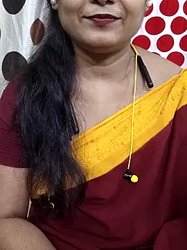 yoursweety09 online show from June 16, 2026, 6:46 am
