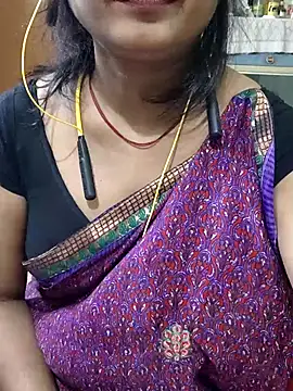 Snapshot of yoursweety09 chatting on May 8, 2026, 2:32 pm yoursweety09 online show from May 8, 2026, 2:32 pm
