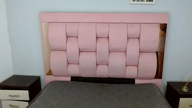 Eban Dustan online show from September 23, 2025, 11:34 pm