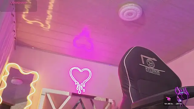 Laylafoxy tay online show from November 29, 2025, 3:06 am