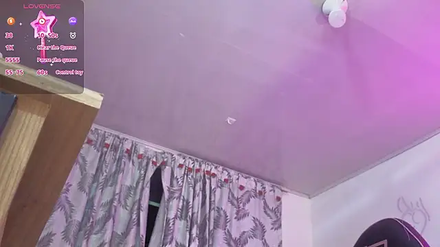 Laylafoxy tay online show from February 12, 2026, 3:17 am