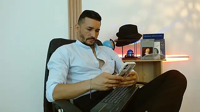 Reiko 85  online show from November 26, 2025, 2:50 pm