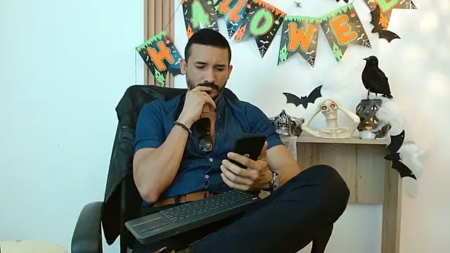 Reiko 85  online show from October 10, 2025, 2:51 pm