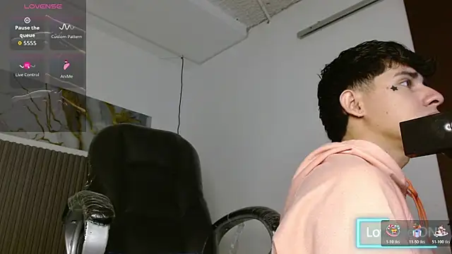 Dyla n18 online show from March 16, 2026, 8:33 pm