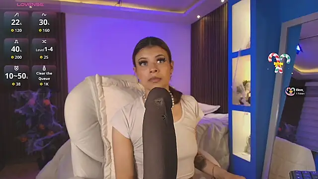 Snapshot of Antonella_Torres2 chatting on October 28, 2025, 3:29 am Antonella Torres2 online show from October 28, 2025, 3:29 am