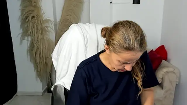 Snapshot of Milf_karlye chatting on March 26, 2026, 1:48 am Milf karlye online show from March 26, 2026, 1:48 am