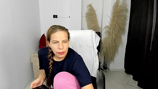 Snapshot of Milf_karlye chatting on March 15, 2026, 4:08 am Milf karlye online show from March 15, 2026, 4:08 am