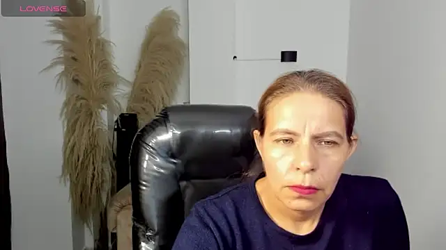 Snapshot of Milf_karlye chatting on April 9, 2026, 2:02 am Milf karlye online show from April 9, 2026, 2:02 am