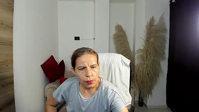 Snapshot of Milf_karlye chatting on March 17, 2026, 2:25 am Milf karlye online show from March 17, 2026, 2:25 am