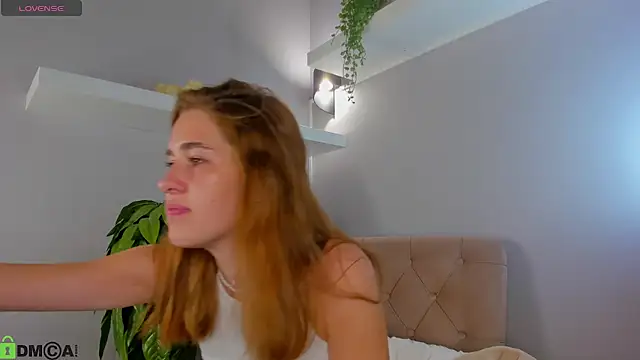 Snapshot of Jennifer_Wadee chatting on May 29, 2026, 12:49 am Jennifer Wadee online show from May 29, 2026, 12:49 am