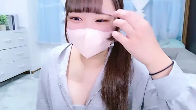 Snapshot of MAIKA_pyon chatting on March 3, 2026, 12:06 am MAIKA pyon online show from March 3, 2026, 12:06 am