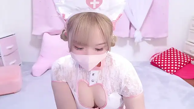 Snapshot of MAIKA_pyon chatting on March 4, 2025, 5:13 pm MAIKA pyon online show from March 4, 2025, 5:13 pm